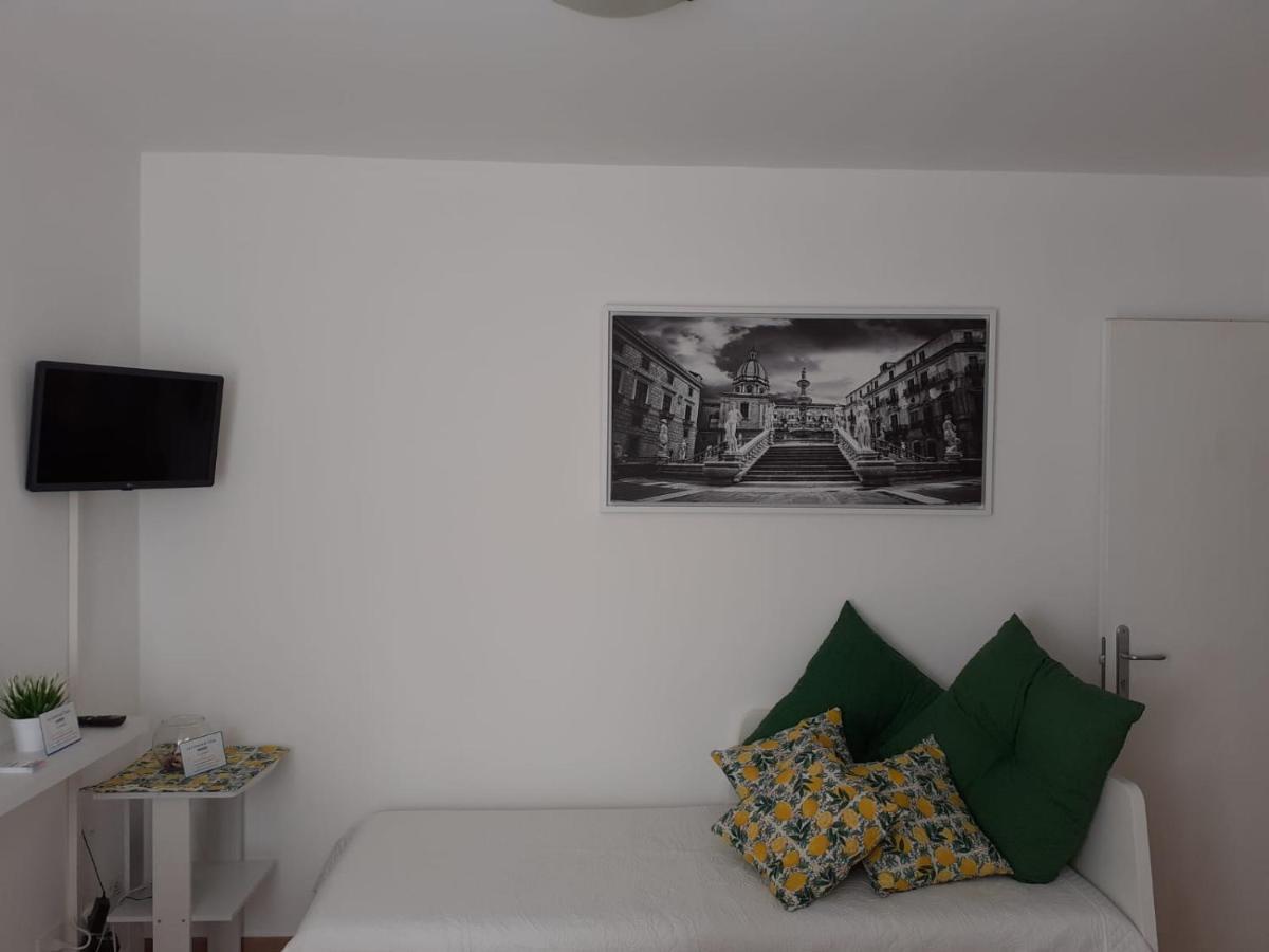 La Camera Di Stella - Ai Normanni Hotel Palermo Exterior photo